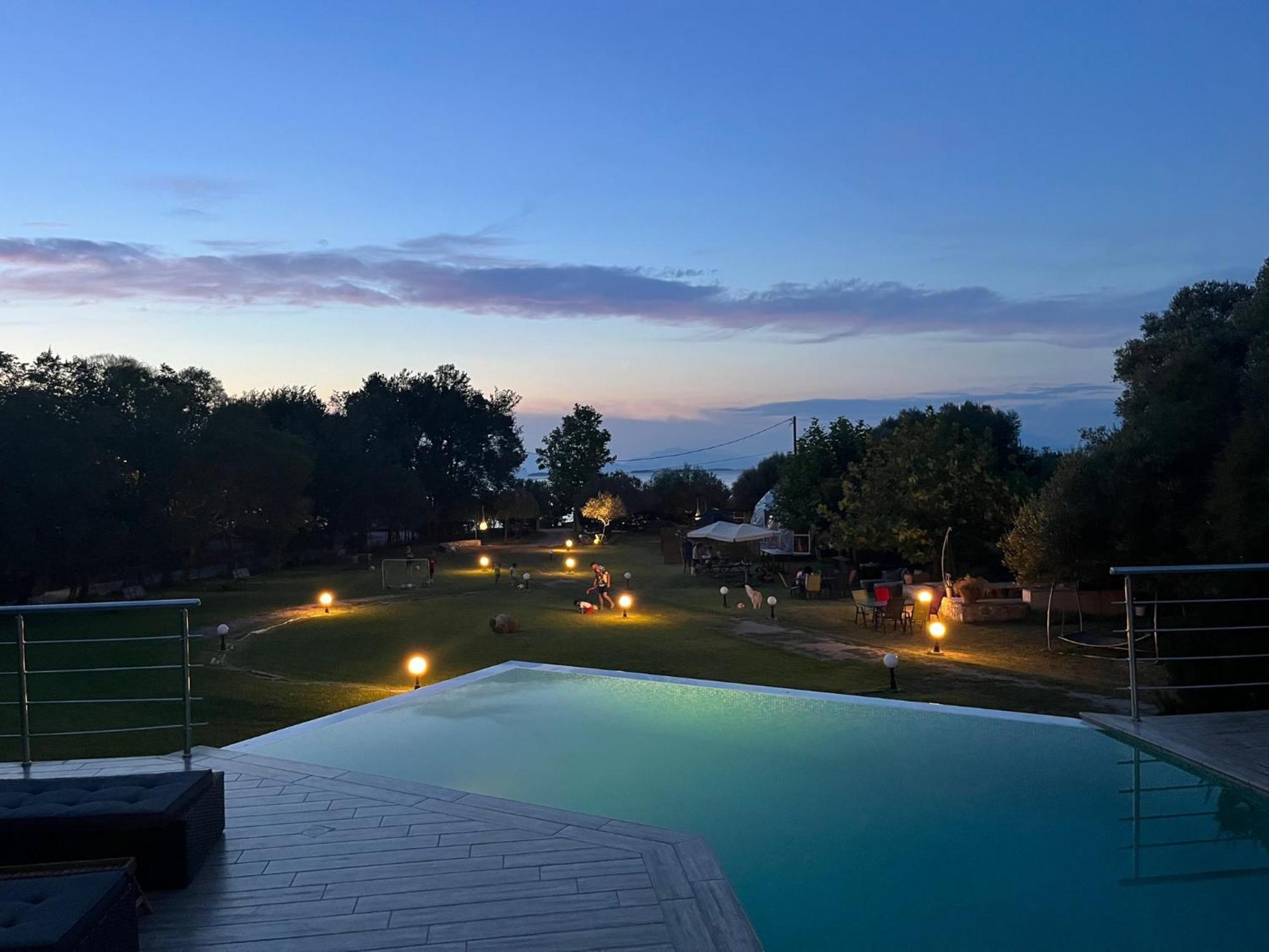 מלון ווניטסה Manna Gea Glamping Domes מראה חיצוני תמונה